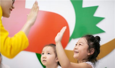 深圳现代教育轮播4