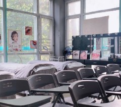 成都诺雅美妆形象设计艺术学院轮播3
