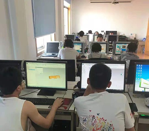 宁波永宏职业培训学校轮播4