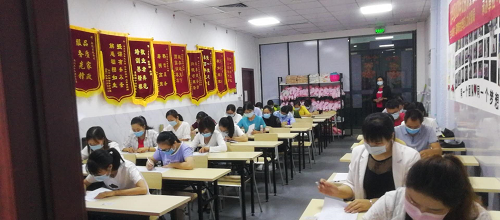 深圳鑫悦职业培训学校轮播4