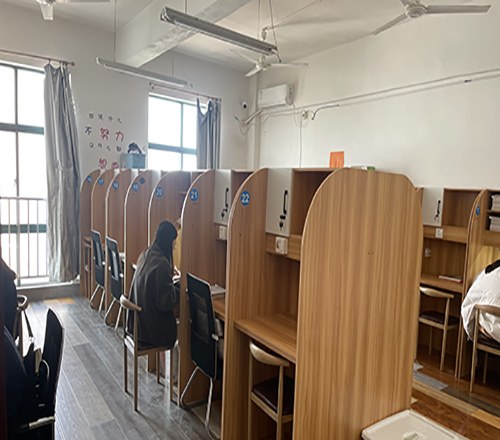 青岛翰林公学考研寄宿学校轮播5