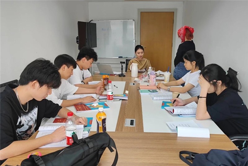 深圳圆梦艺考培训学校轮播3