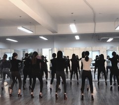 郑州XIN时代模特培训轮播2