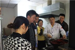 重庆杨厨餐饮管理培训学校轮播4