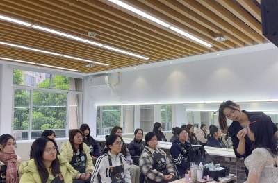 福州新媛职业技术培训学校轮播4