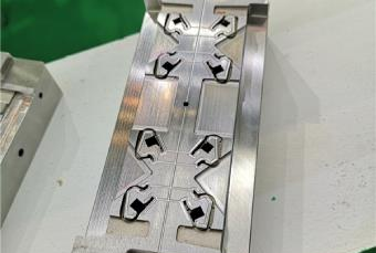 中山华奕科技实训基地轮播3