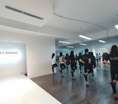 郑州XIN时代模特培训轮播1