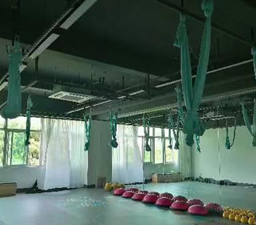 厦门鑫天微体育艺术学苑轮播5