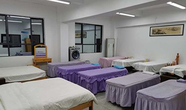 深圳龙岗南粤家政家政培训学校轮播2