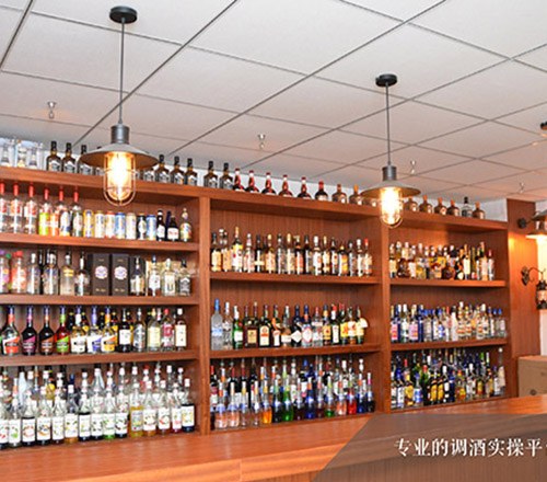 佛山展翅调酒咖啡西点培训学校轮播5