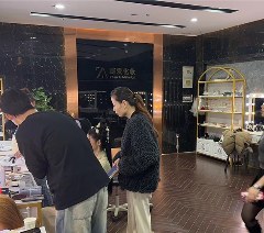 西安臻爱化妆培训学校轮播5