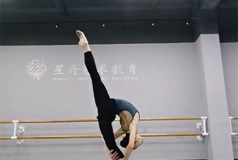 深圳星舟艺港艺考培训学校轮播5