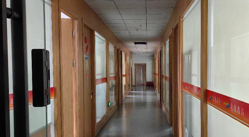 宝砺剑留学轮播4