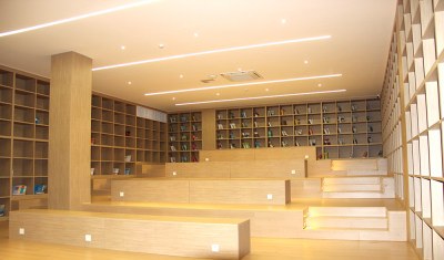 广州市央美现代高级中学轮播4