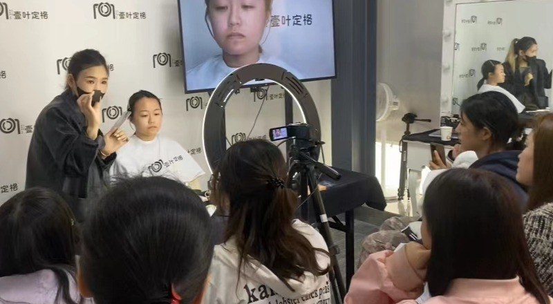 深圳壹叶定格摄影化妆培训学校轮播3