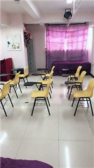 深圳梵希化妆美容美甲纹绣培训学校轮播1