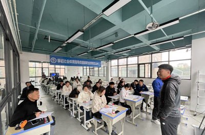 重庆酷基攀岩培训学校轮播5