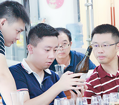 德斯汀安葡萄酒学院轮播4