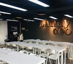 深圳蓝蒂蔻国际美业学院轮播2