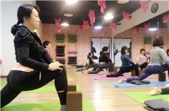珠海瑞镁瑜伽教练培训学院轮播4