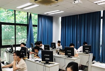 广州市软测计算机职业培训学校轮播4