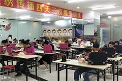 源美国际美妆培训中心轮播4