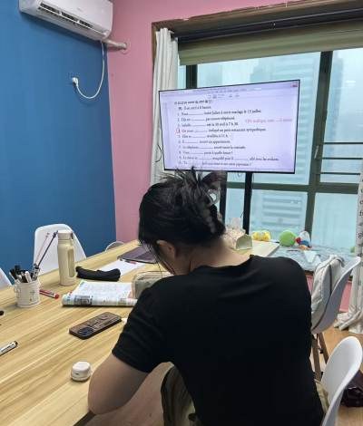 深圳多语阁语言中心轮播4