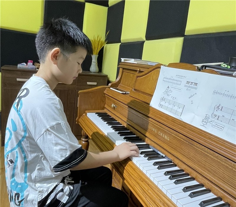 青岛盛源艺术培训学校轮播3