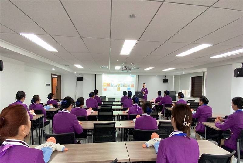 武汉济慈安职业培训学校轮播3
