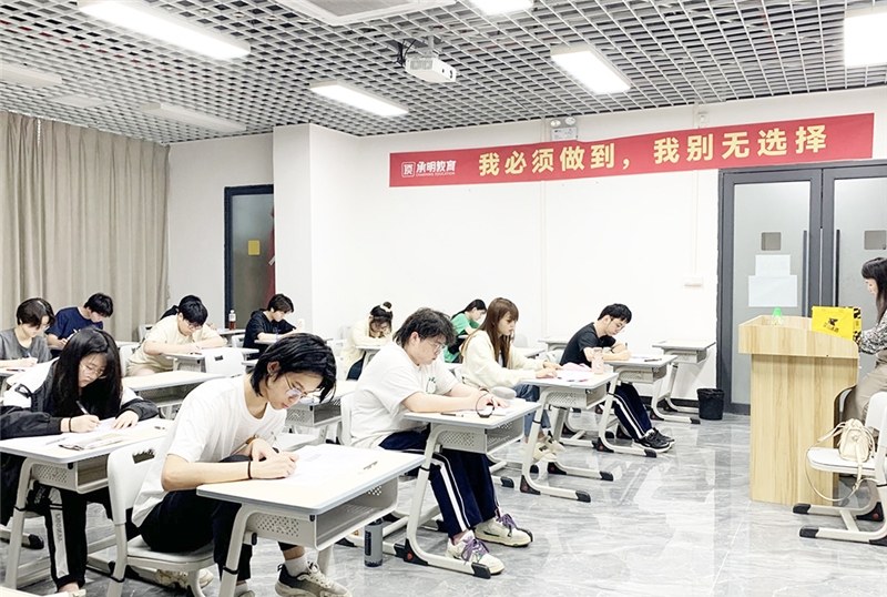 广州全日制高考复读志承班