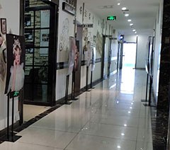 成都托尼盖美发学校轮播5