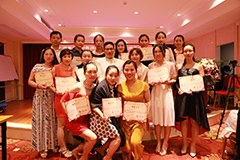 上海和需美妆学院轮播1