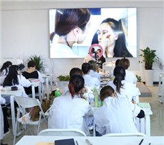 广州燕珊化妆纹绣培训中心轮播4