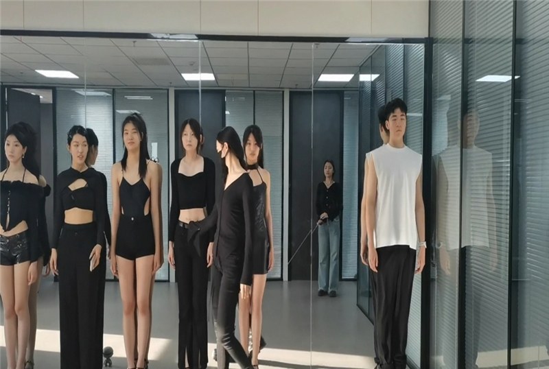 天津千禧艺考培训学校轮播3