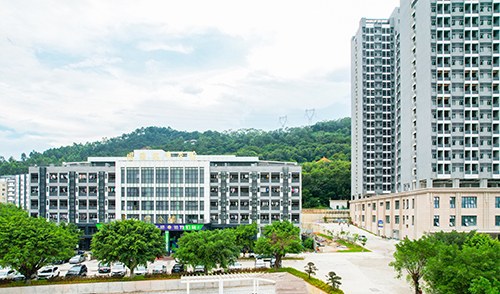 广东花都工商高级技工学校轮播5