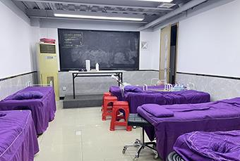 东莞大朗聚慧美美容美发职业培训学校轮播5
