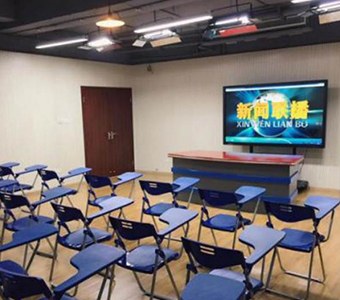 武汉中影嘉宏传媒艺术培训学校轮播4