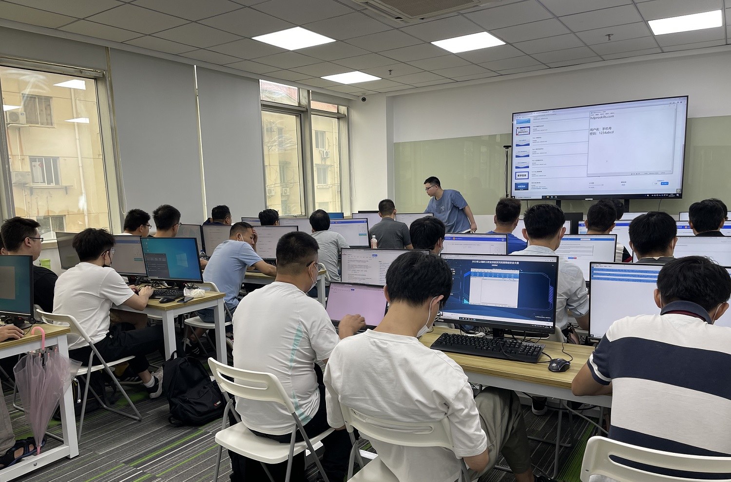 上海华盾职业技能培训学校相册3