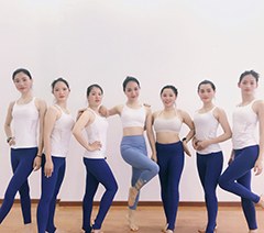 佛山伽人学苑瑜伽教育轮播3