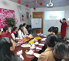 深圳蒙大姐家政培训学校轮播1