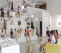 武汉由如国际艺术作品集中心轮播3