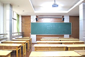 济南震华学校轮播5