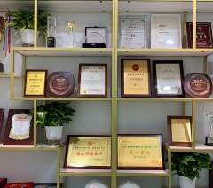 杭州蓝蝴蝶化妆学校轮播1