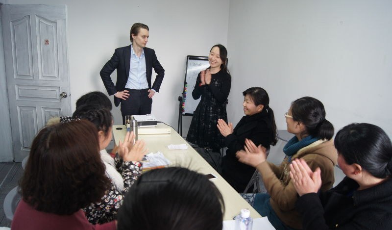 上海馨木优培母婴家政商学院培训中心轮播2
