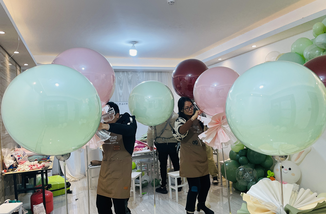 广西南宁绿橙气球派对培训学校轮播2