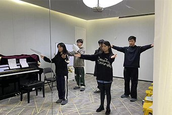 深圳艺术加培训学校轮播4