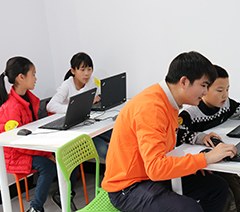 深圳摩尔编程培训学校轮播3