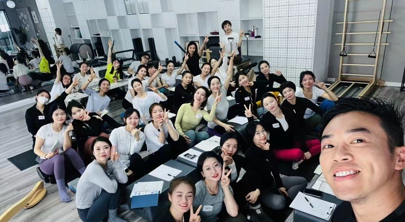 西安BE精英普拉提培训学院轮播5
