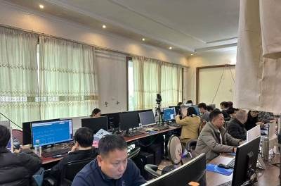 广州冠哥立裁培训中心轮播5