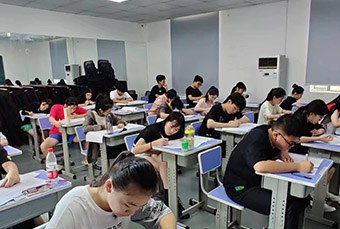 厦门觅空艺术培训学校轮播5